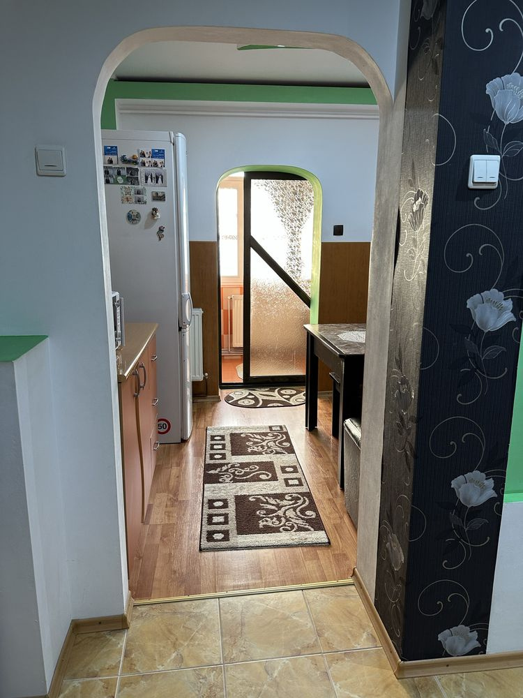Apartament 2 camere decomandat, etaj 3, zonă Exercițiu – lângă JAM, Pitești