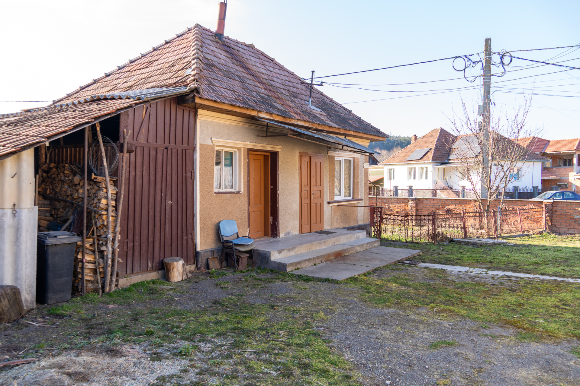 Casă+anexe, 1400 mp teren - 20 min Urbano, 30 min Cluj, 0 COMISION!
