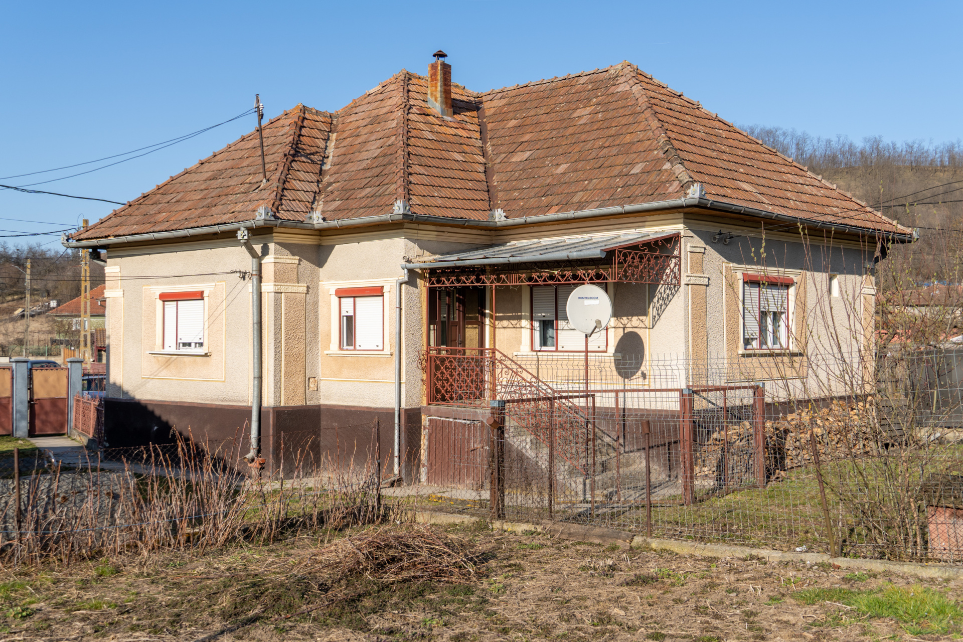 Casă+anexe, 1400 mp teren - 20 min Urbano, 30 min Cluj, 0 COMISION!