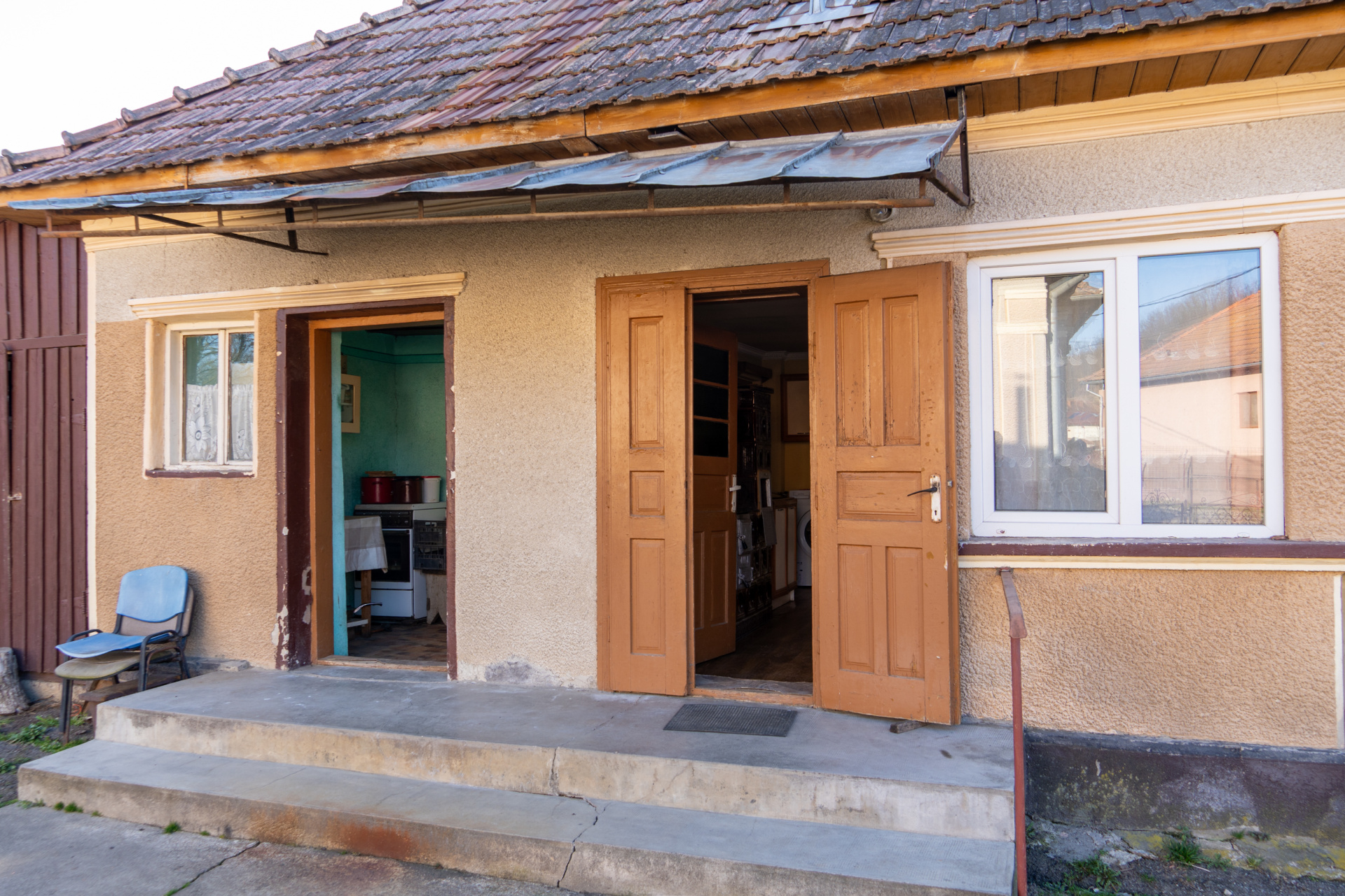 Casă+anexe, 1400 mp teren - 20 min Urbano, 30 min Cluj, 0 COMISION!