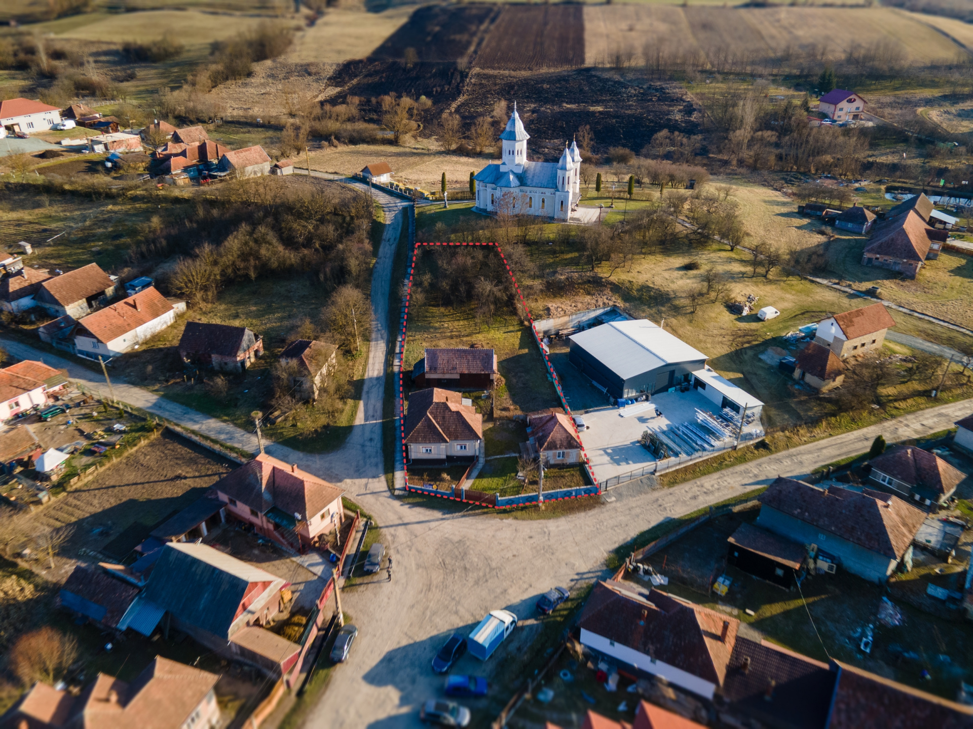 Casă+anexe, 1400 mp teren - 20 min Urbano, 30 min Cluj, 0 COMISION!