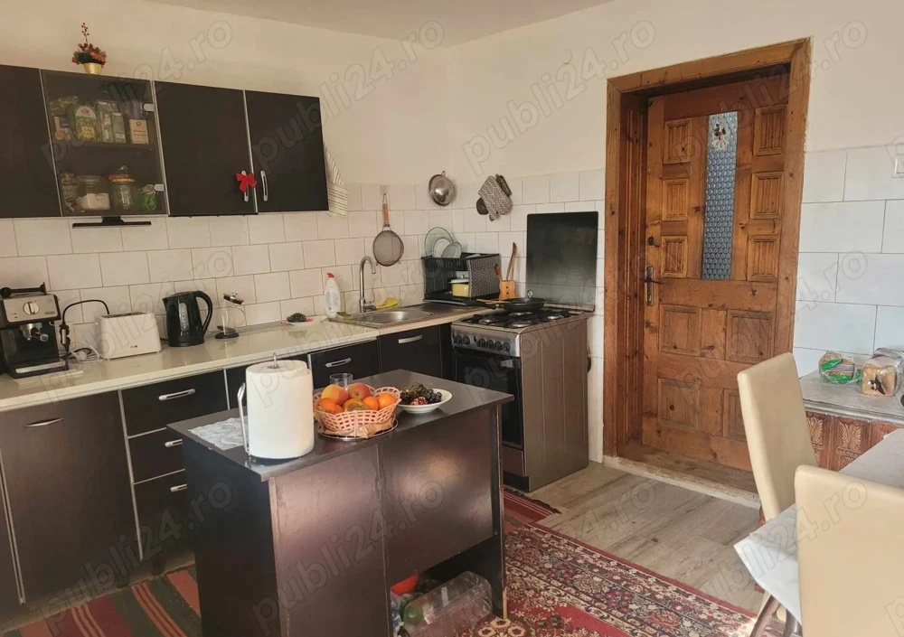 Selling solid house built in 2000 with modern comfort on 5200m of land 4