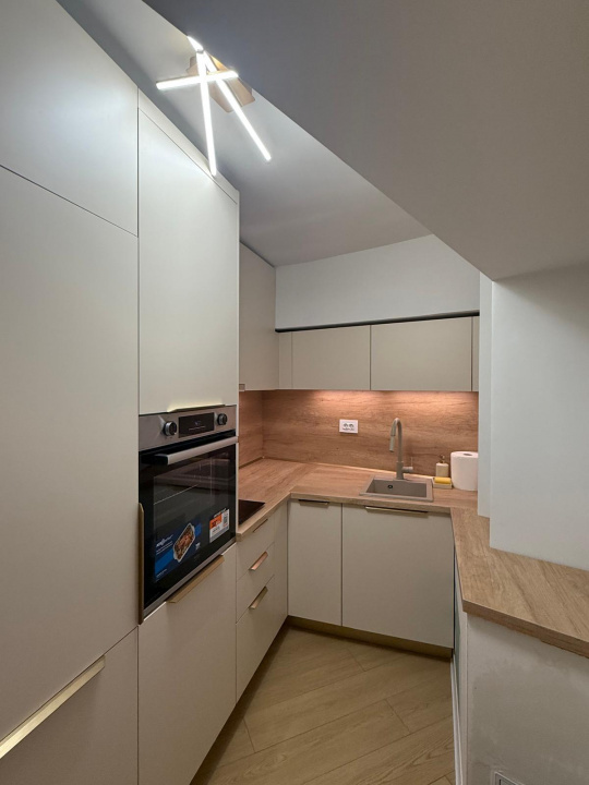 Apartament 3 camere-Chirie-Piata Alba Iulia- Totul NOU