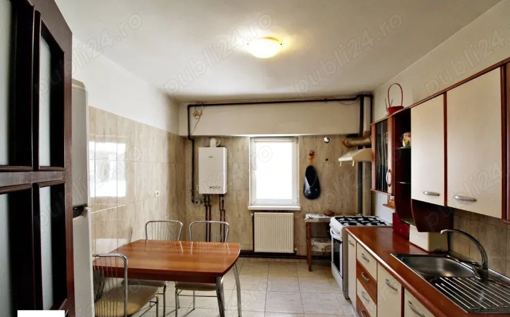 De vanzare, apartament 3 camere decomandate, etaj 3/6, zona Tomis 2, Constanța