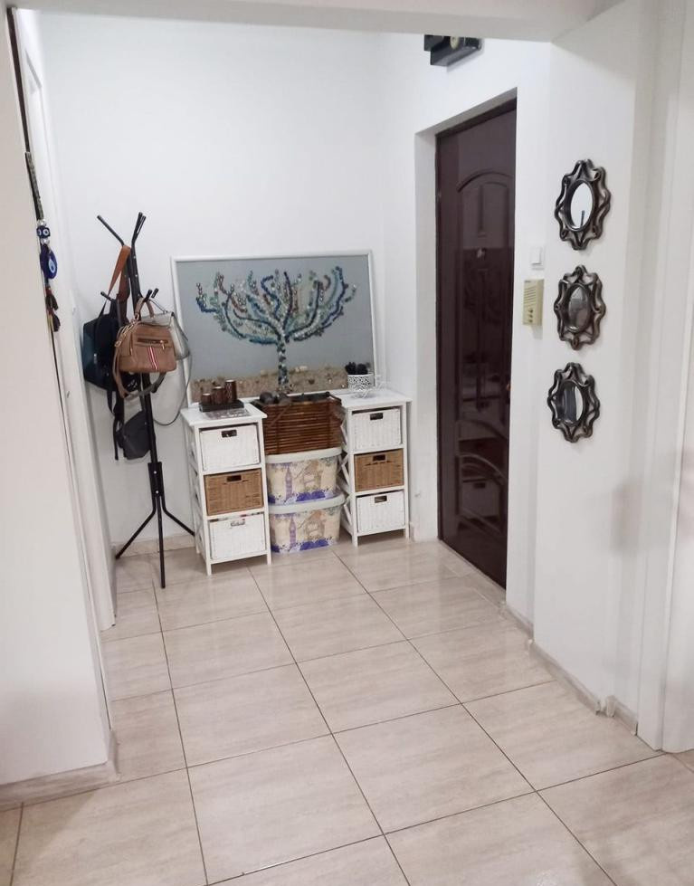 De vanzare apartament cu 3 camere, zona Dacia, Victoria, Constanța