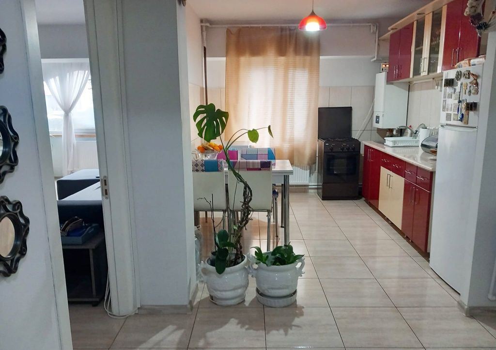 De vanzare apartament cu 3 camere, zona Dacia, Victoria, Constanța