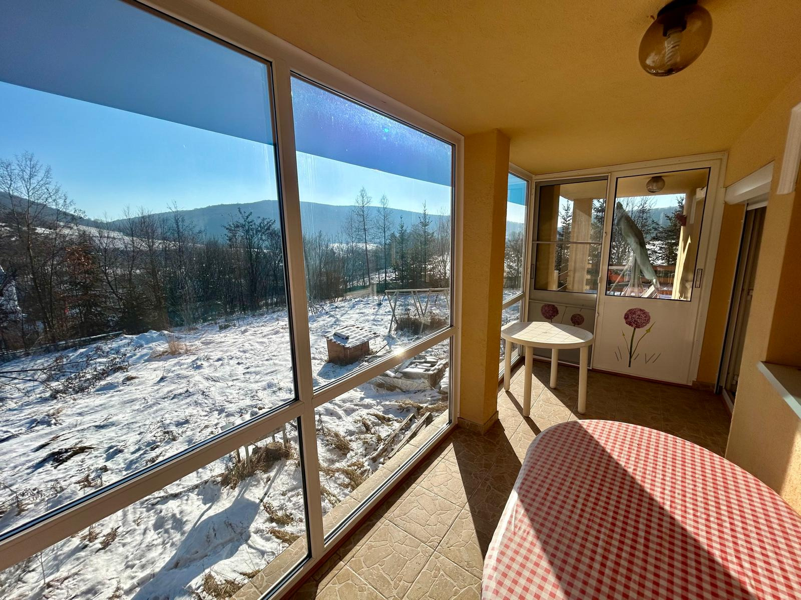 Casă de poveste cu 4 camere în Vâlcele – teren 1700 mp, priveliște panoramică |