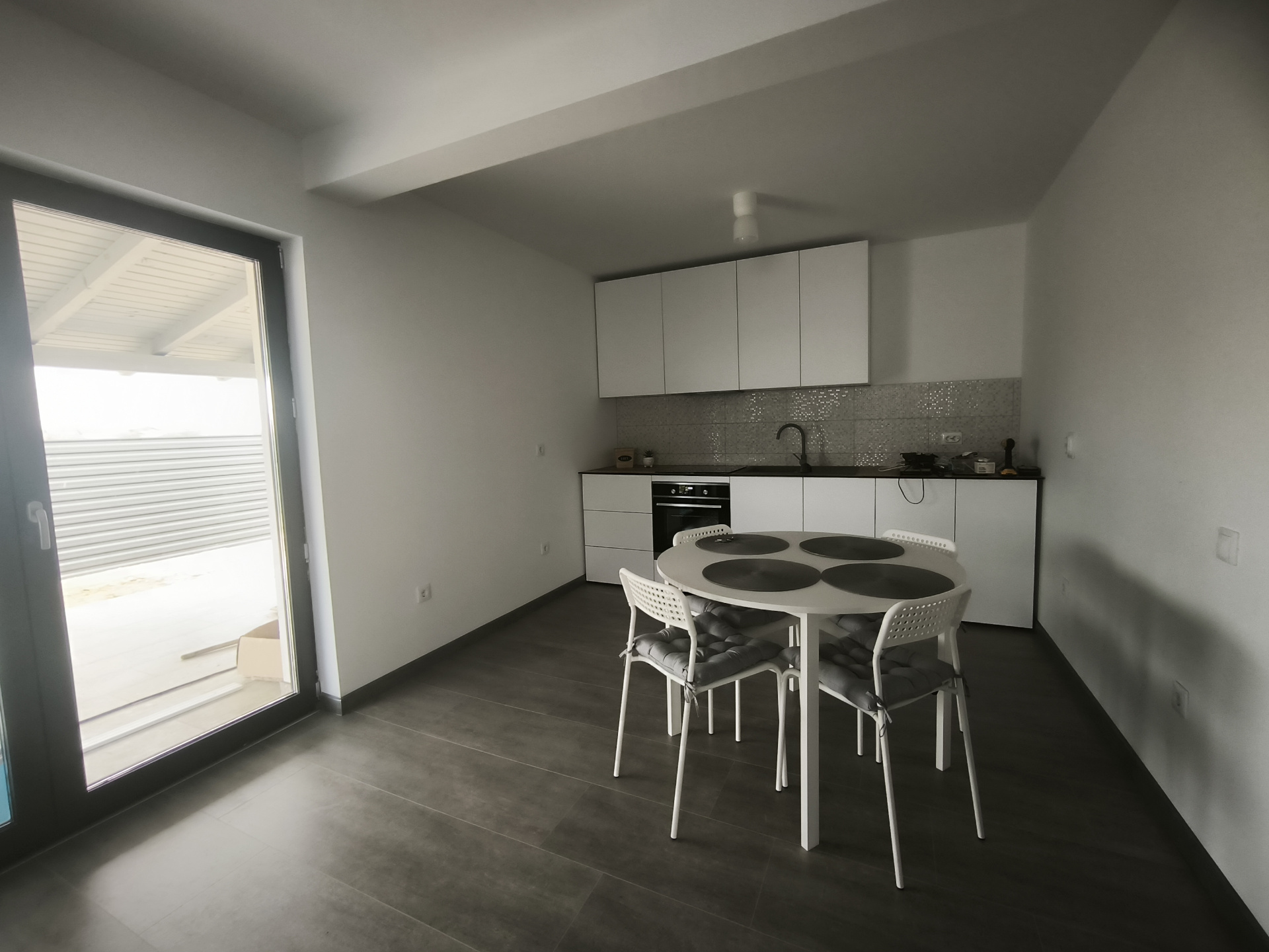 BRADU | Casa Noua | 3 camere | Zona Primărie