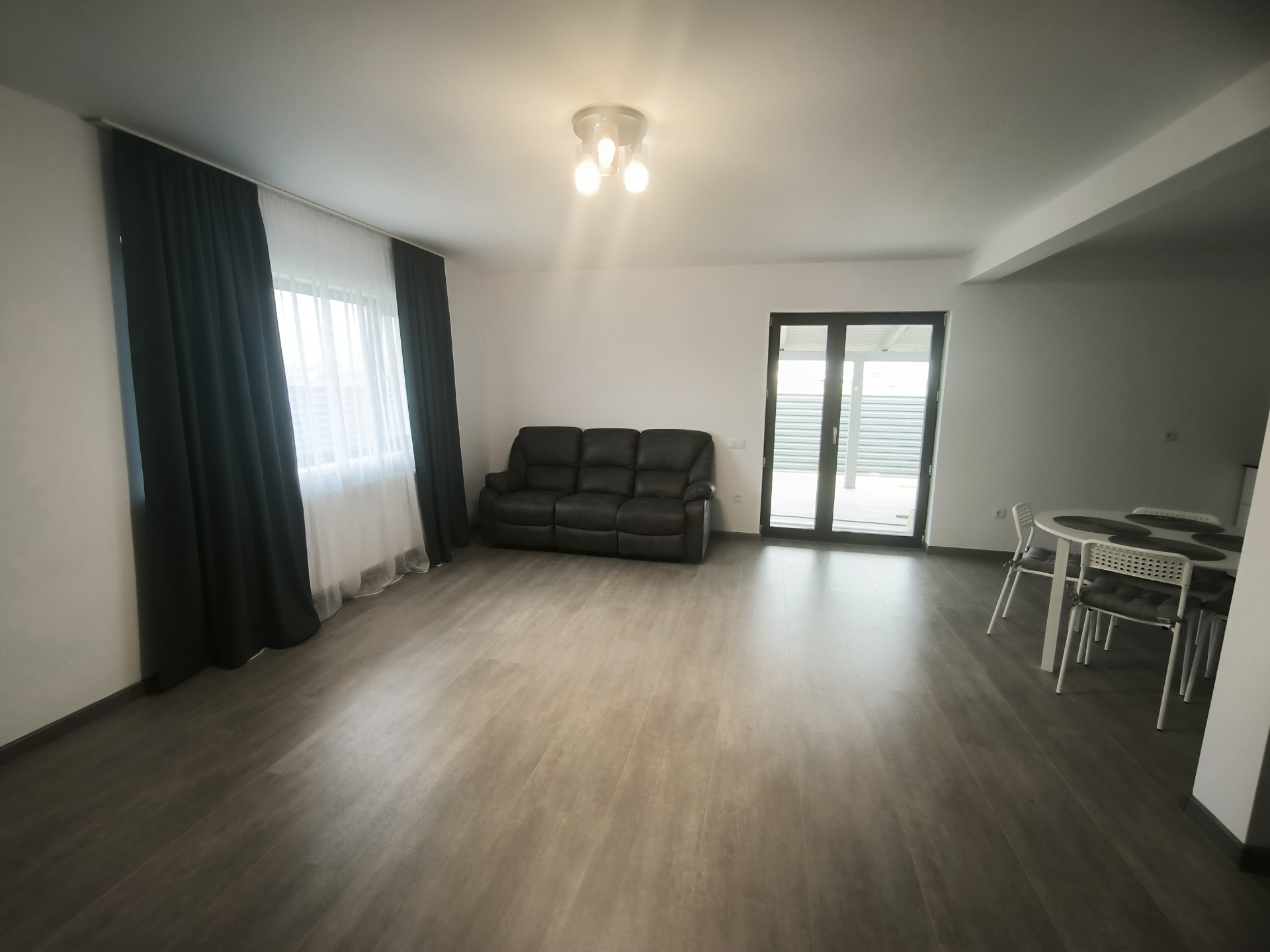 BRADU | Casa Noua | 3 camere | Zona Primărie