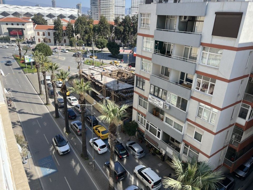 ALSANCAKTA CADDE ÜZERİNDE SATILIK DAİRE