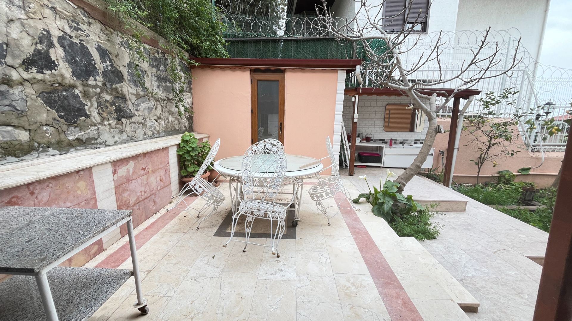 Villa for rent in İstanbul, Orhantepe, İstanbul, 250 m²