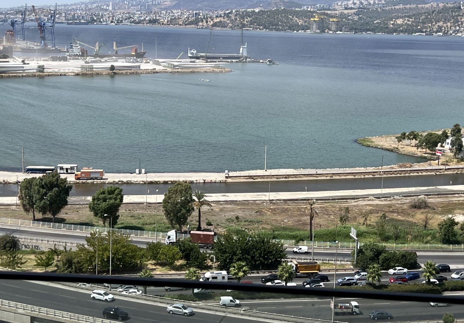 Muhteşem Deniz Manzaralı Satılık 1+1