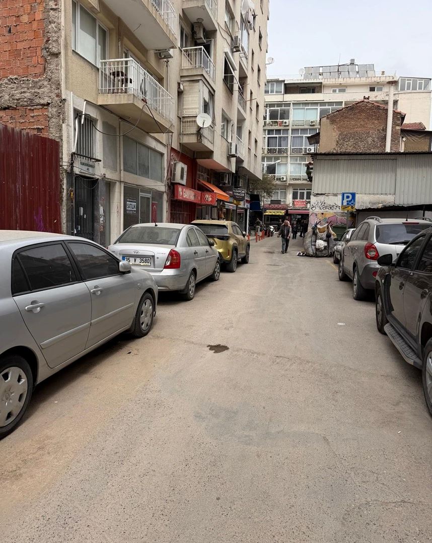Shop for rent in İzmir, Alsancak, İzmir, 100 m²