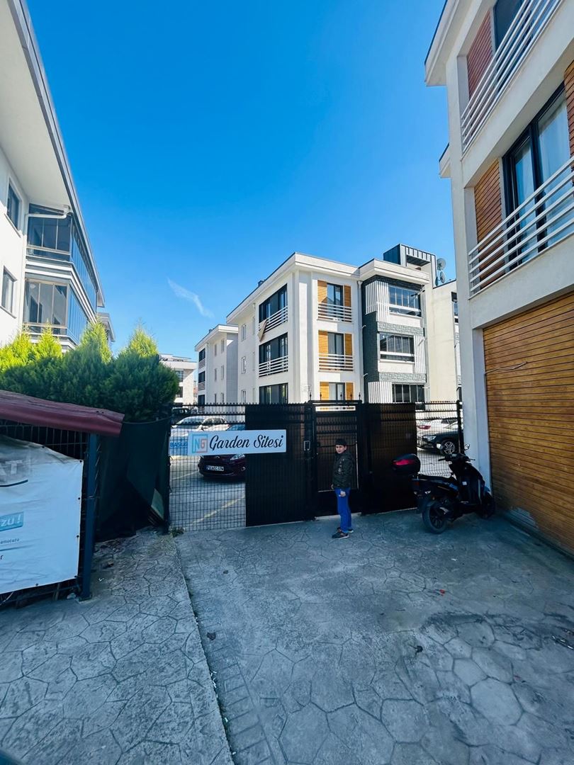Erenler Edeler Gurme Karşısı Otoparklı Satılık 3+1 Daire