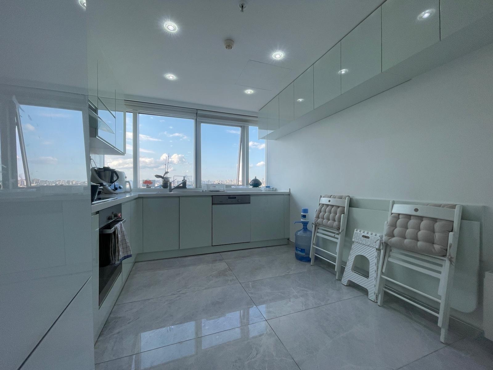 Apartment for sale in İstanbul, Küçükbakkalköy, İstanbul, 158 m²