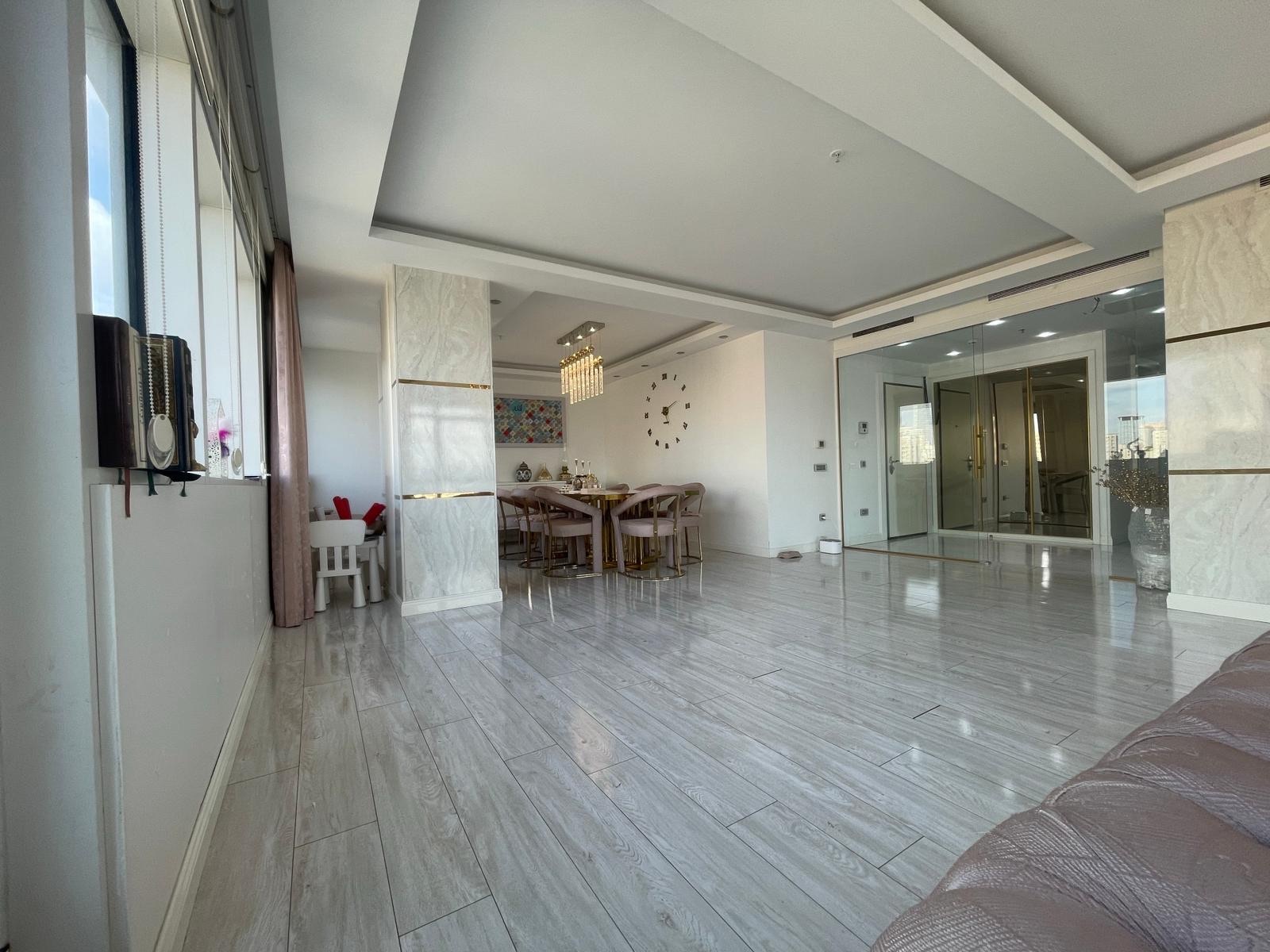 Apartment for sale in İstanbul, Küçükbakkalköy, İstanbul, 158 m²