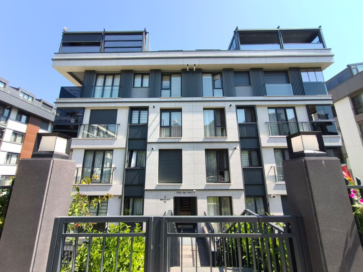 ÜSKÜDAR BARBAROS MAHALLESİNDE 3+1 SATILIK DAİRE