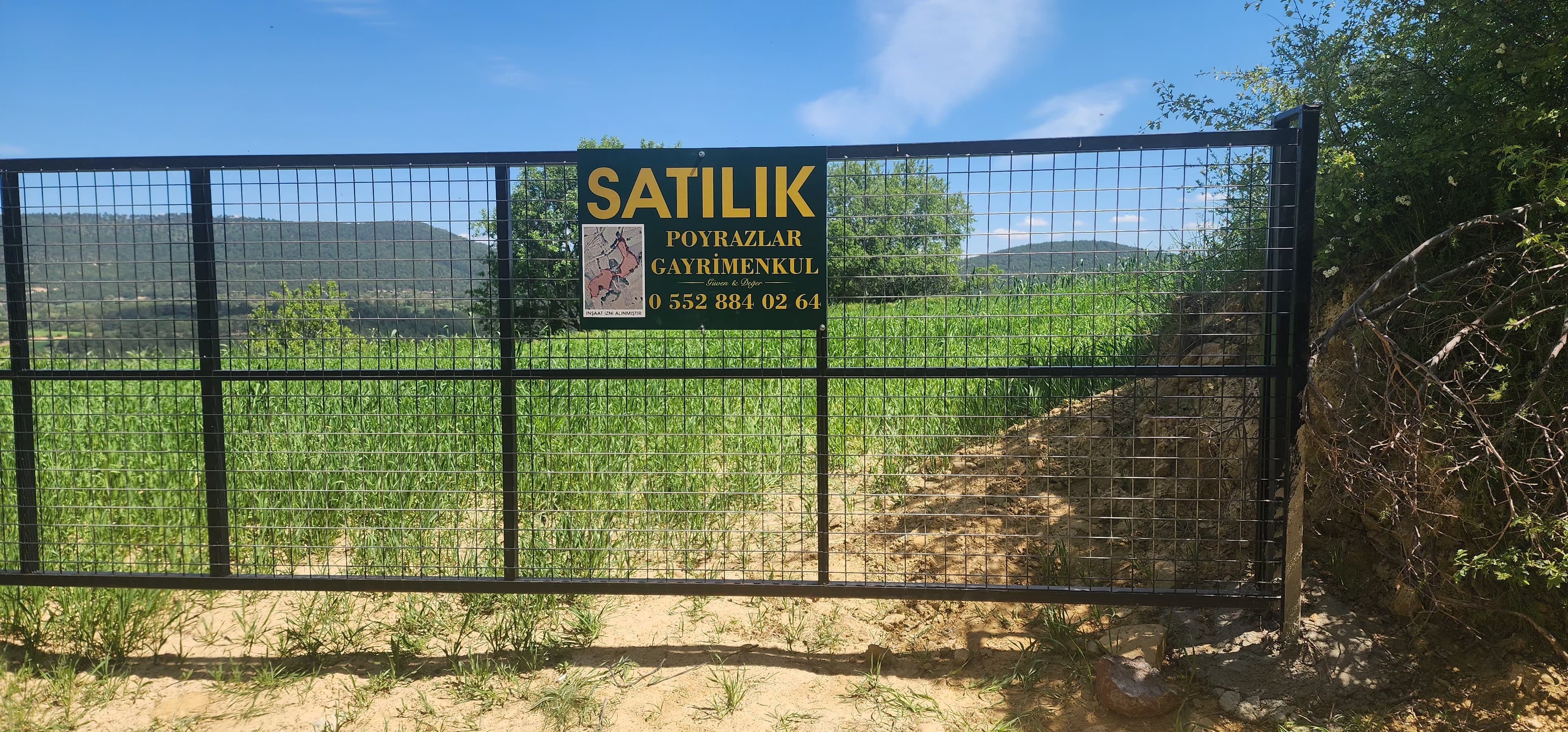 Uşak Merkez Karacahisar Köyü İnşaat İzni Alınmış Arsa Tarla