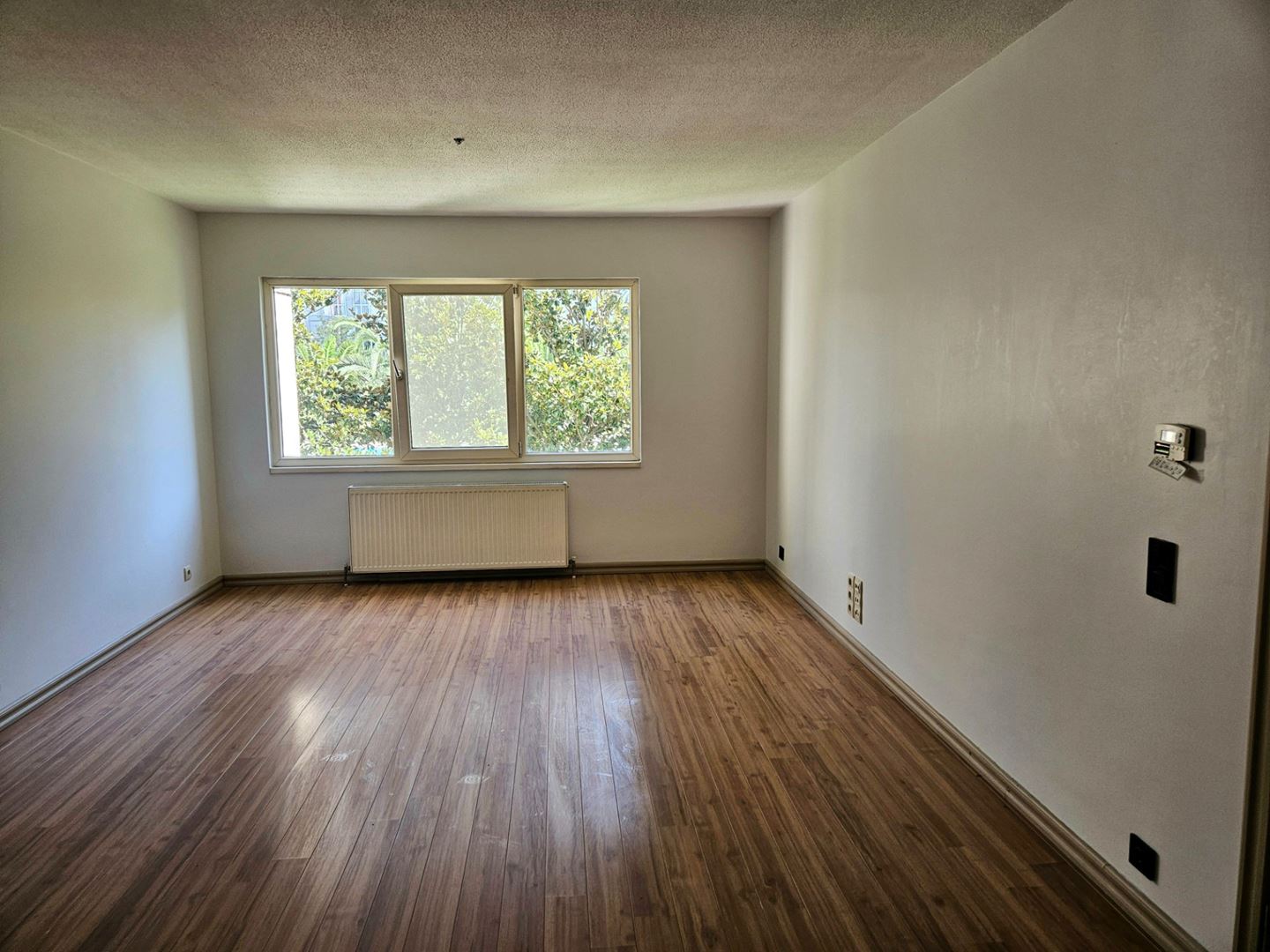Apartment for sale in İstanbul, Küçükbakkalköy, İstanbul, 90 m²