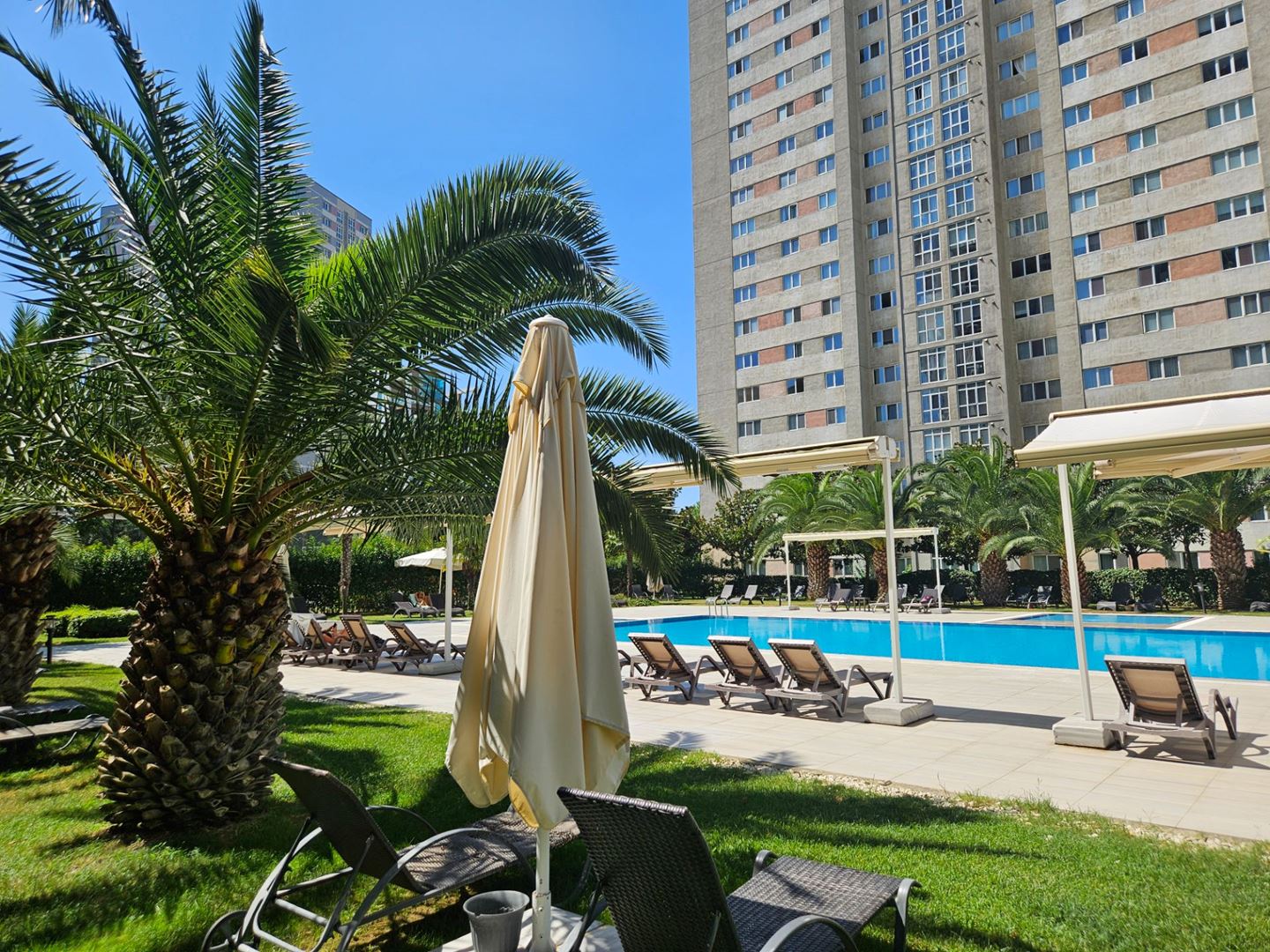 Apartment for sale in İstanbul, Küçükbakkalköy, İstanbul, 90 m²