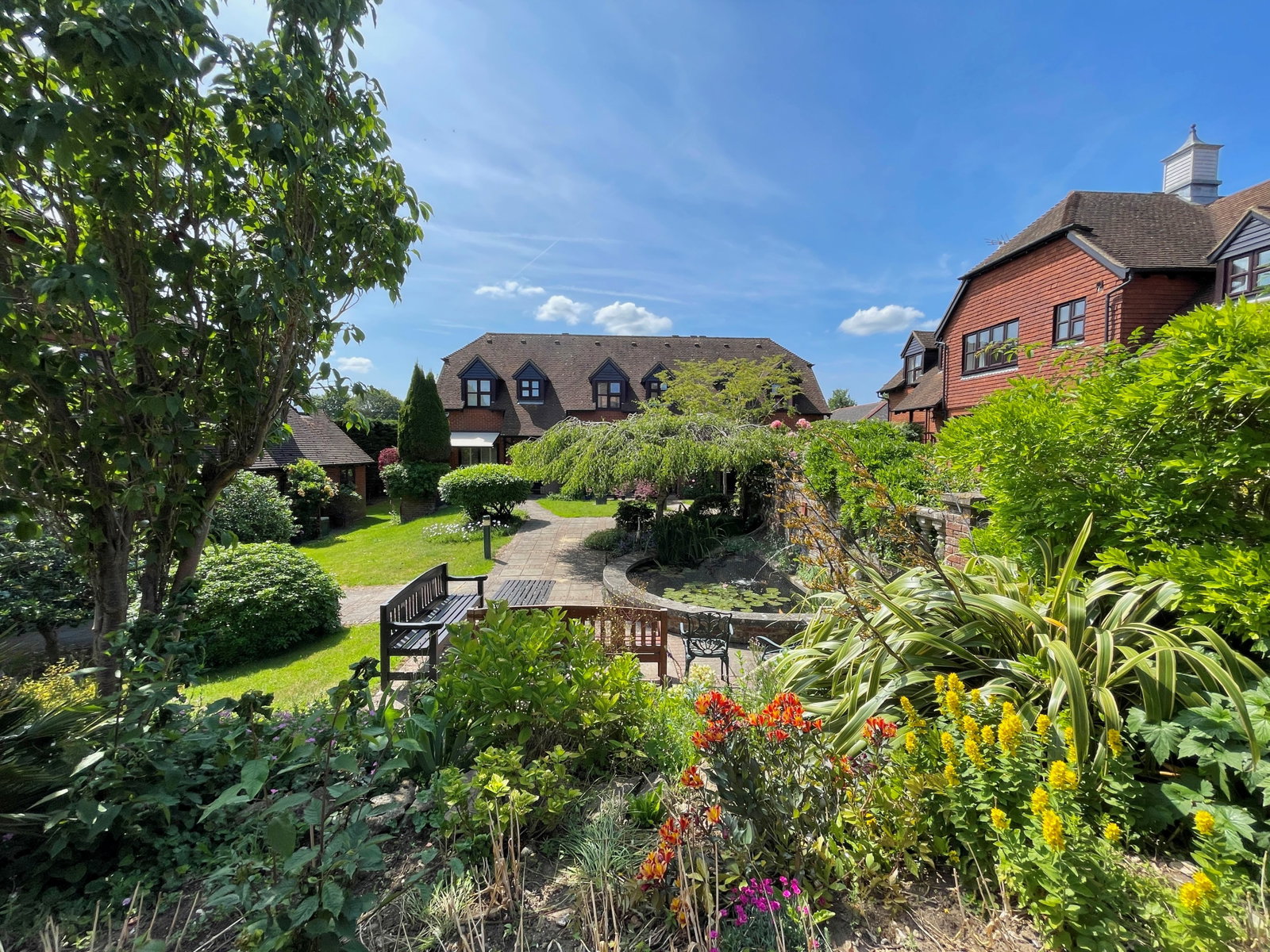 End Of Terrace House for sale in Sevenoaks, Courtyard Gardens, Sevenoaks, TN15 7DS, 980 m²