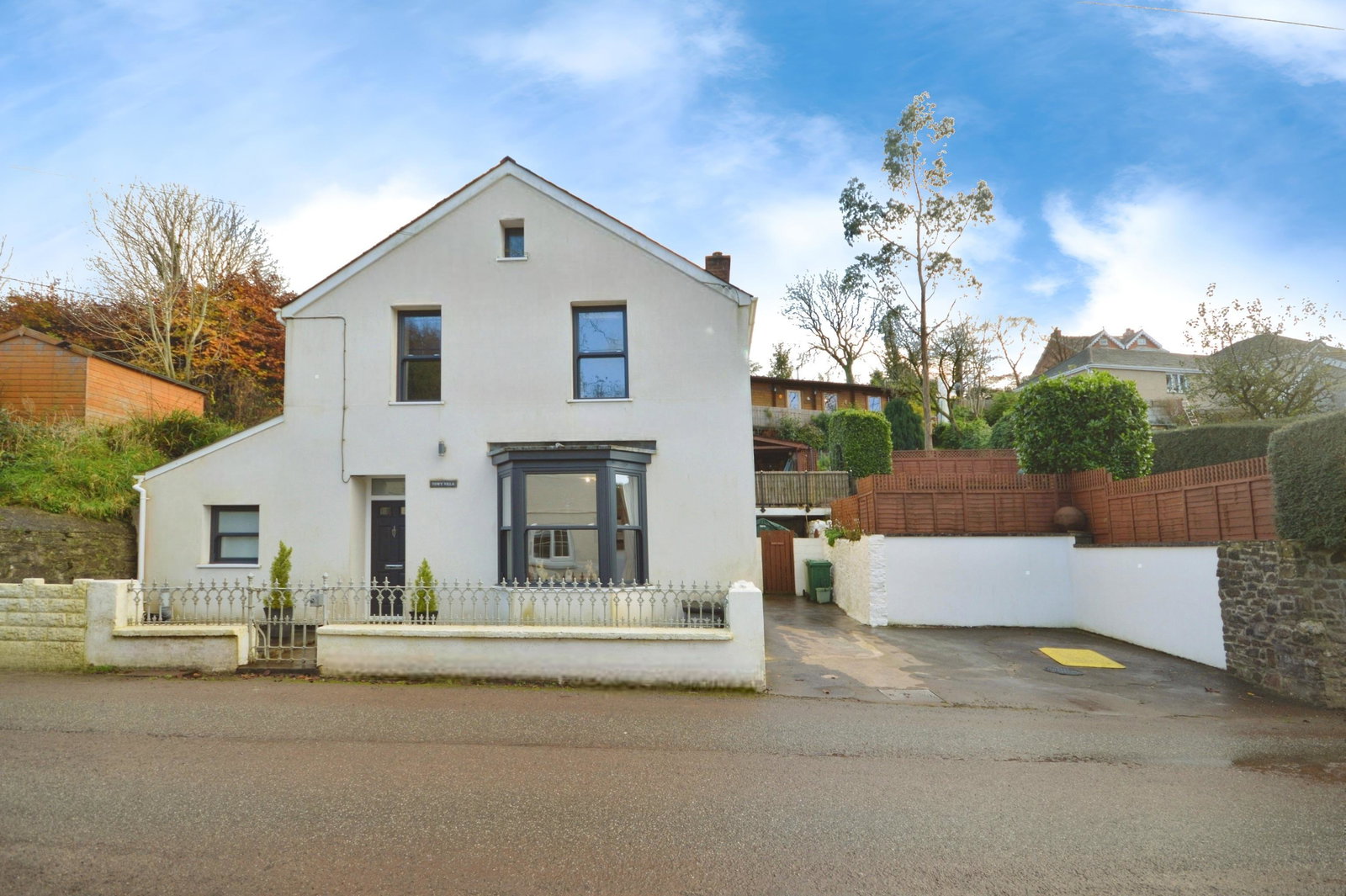 Detached House in Ferryside