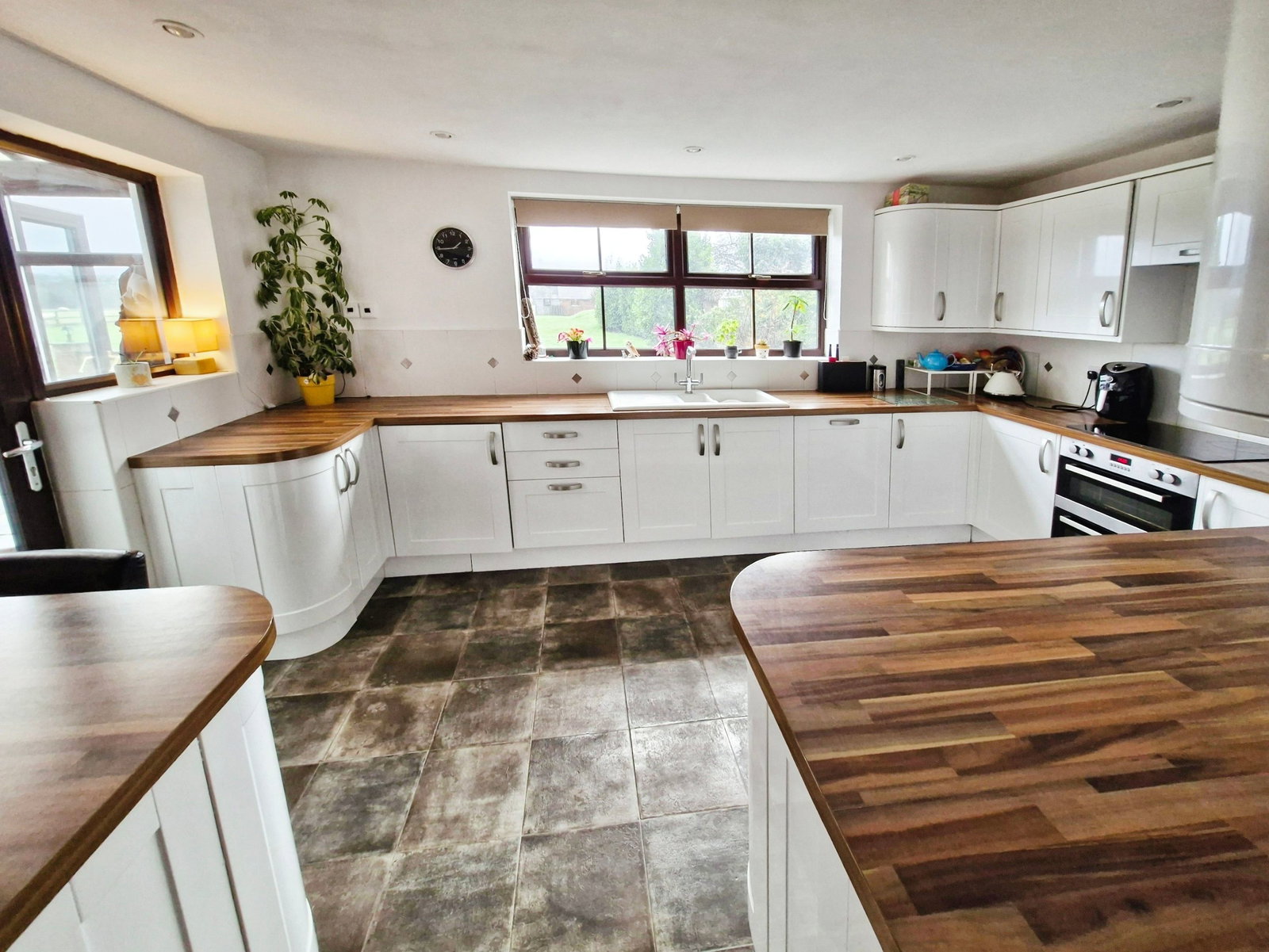 Semi Detached House in Hull