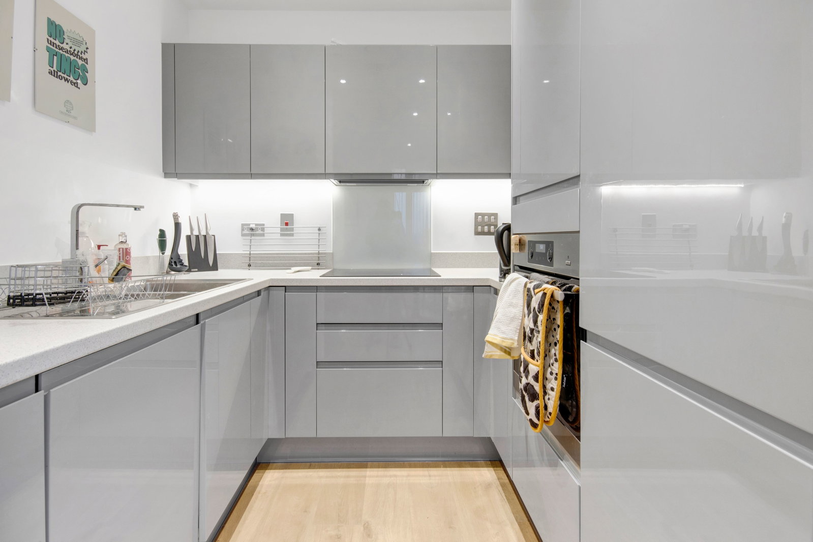 Penthouse for sale in London, Warmsley Apartments, Lower Sydenham, SE26, 527 m²