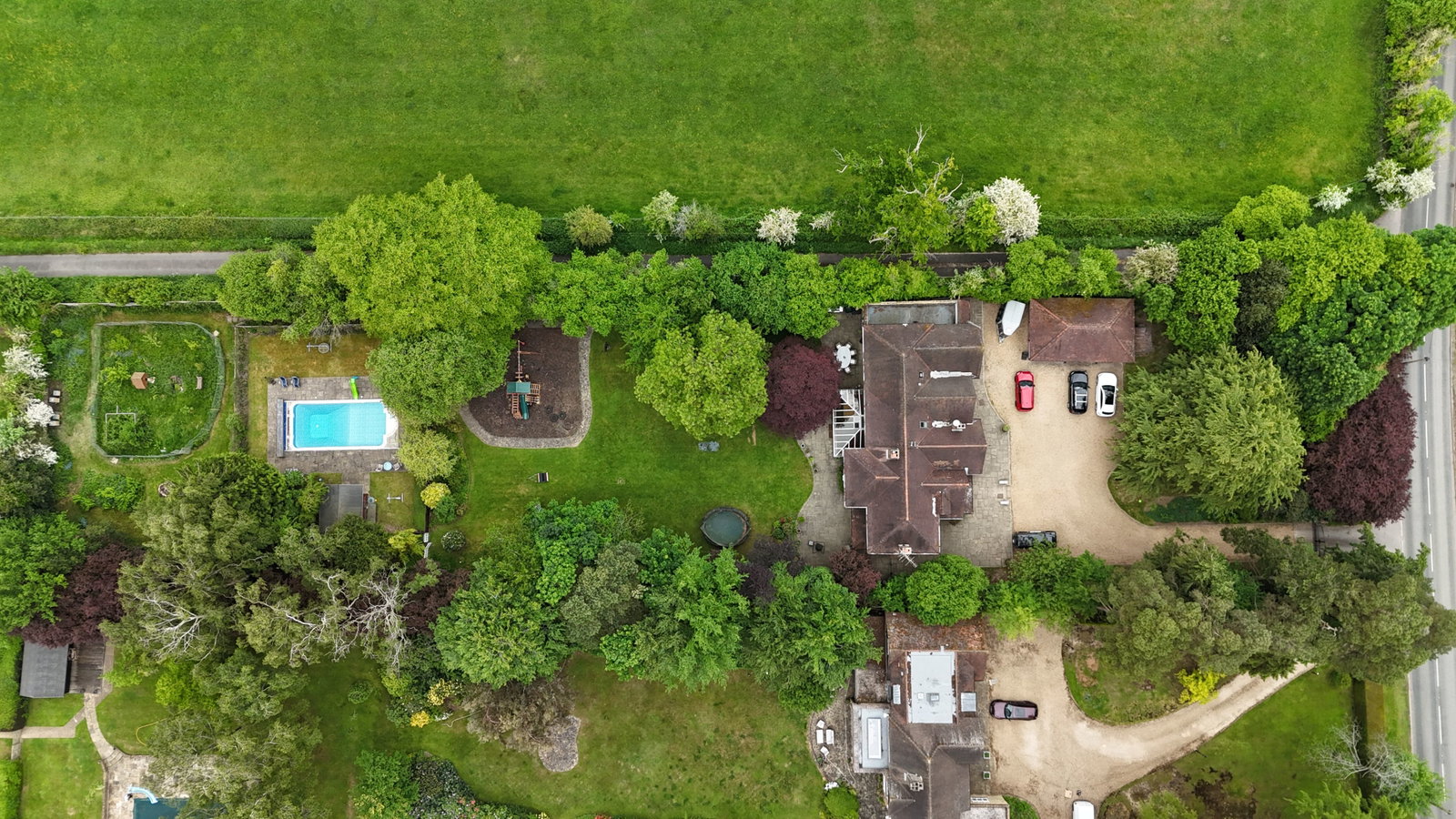 Detached House in Chalfont St. Giles 2