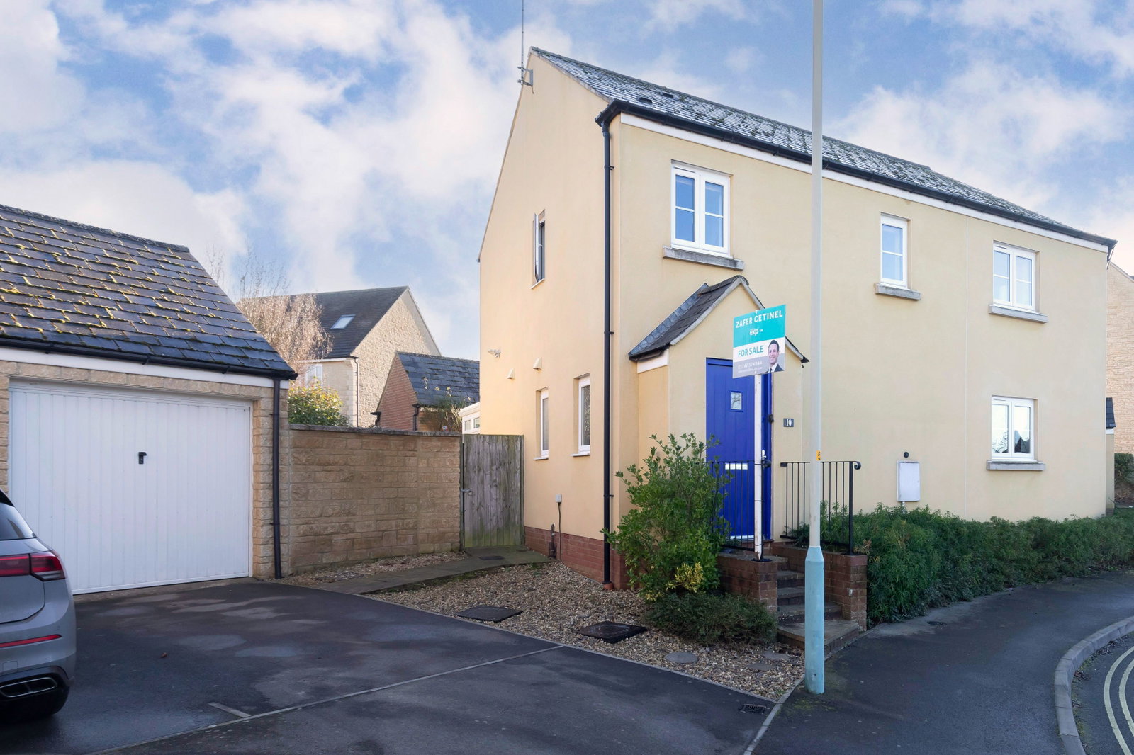 Semi Detached House in Cheltenham