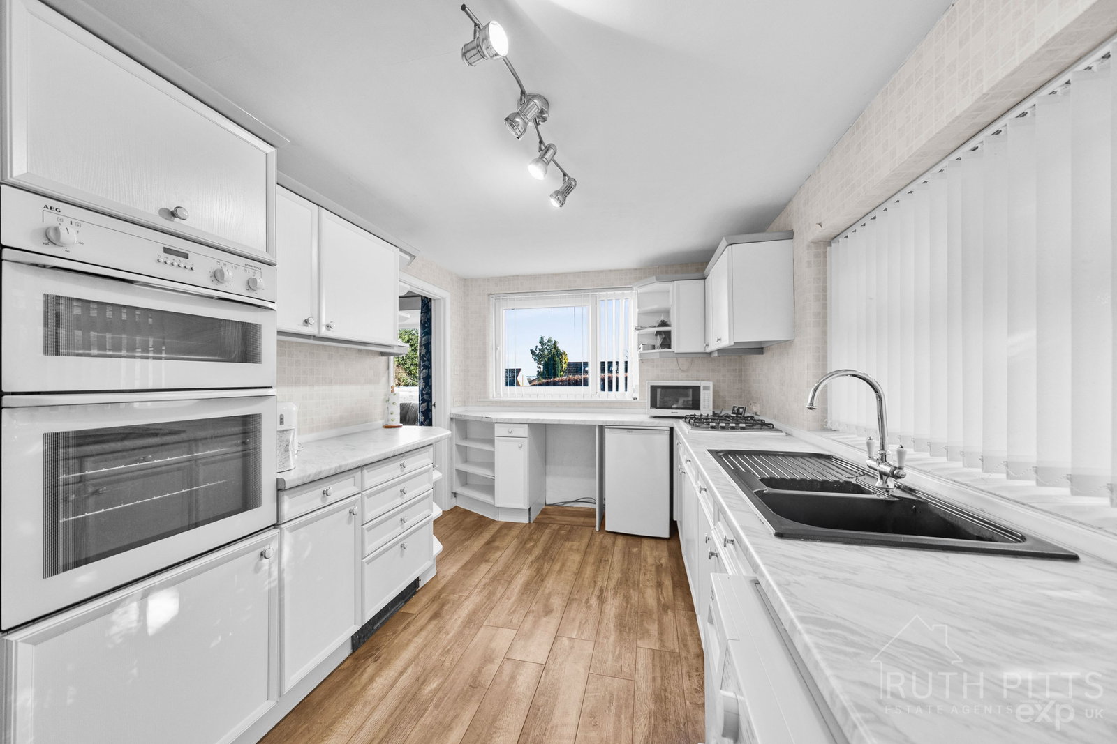 Semi Detached House in Pontefract