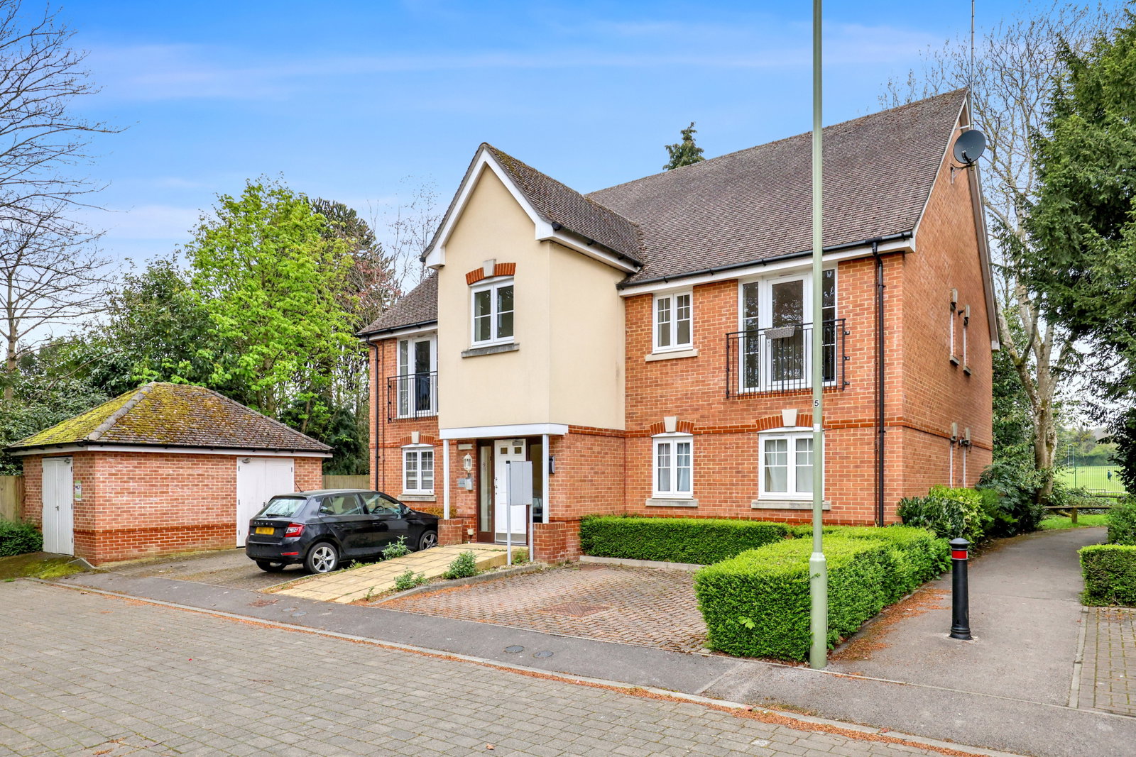 Apartment in Alton