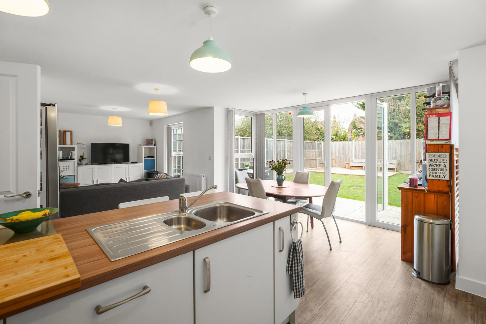 Detached House for sale in Hanslope, Harvington Crescent, Hanslope, MK19 7FS, 1450 m²