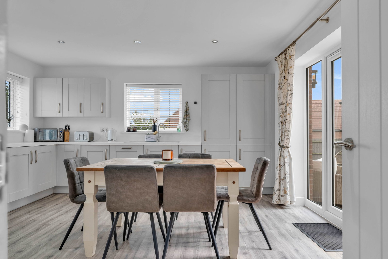 Detached House for sale in Leicester, Barwell Drive, Rothley, LE7 7WB
