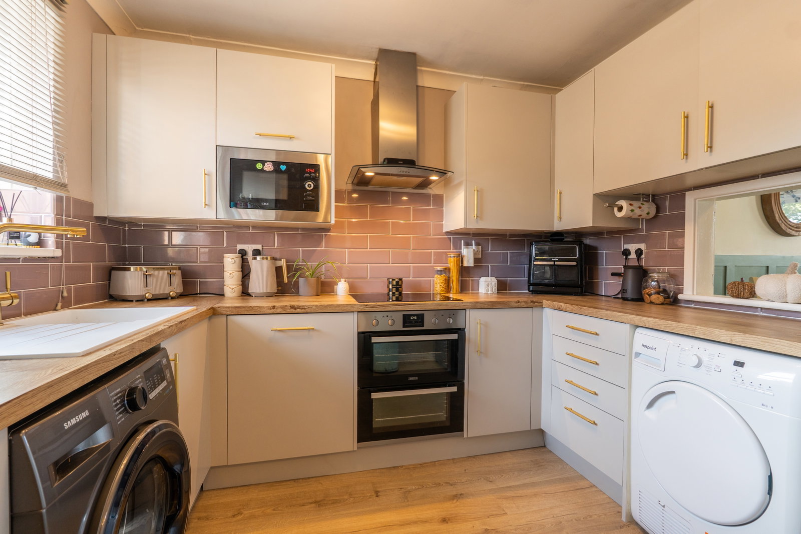 End Of Terrace House for sale in Alton, Hazel Road, Four Marks, GU34 5EY, 773 m²