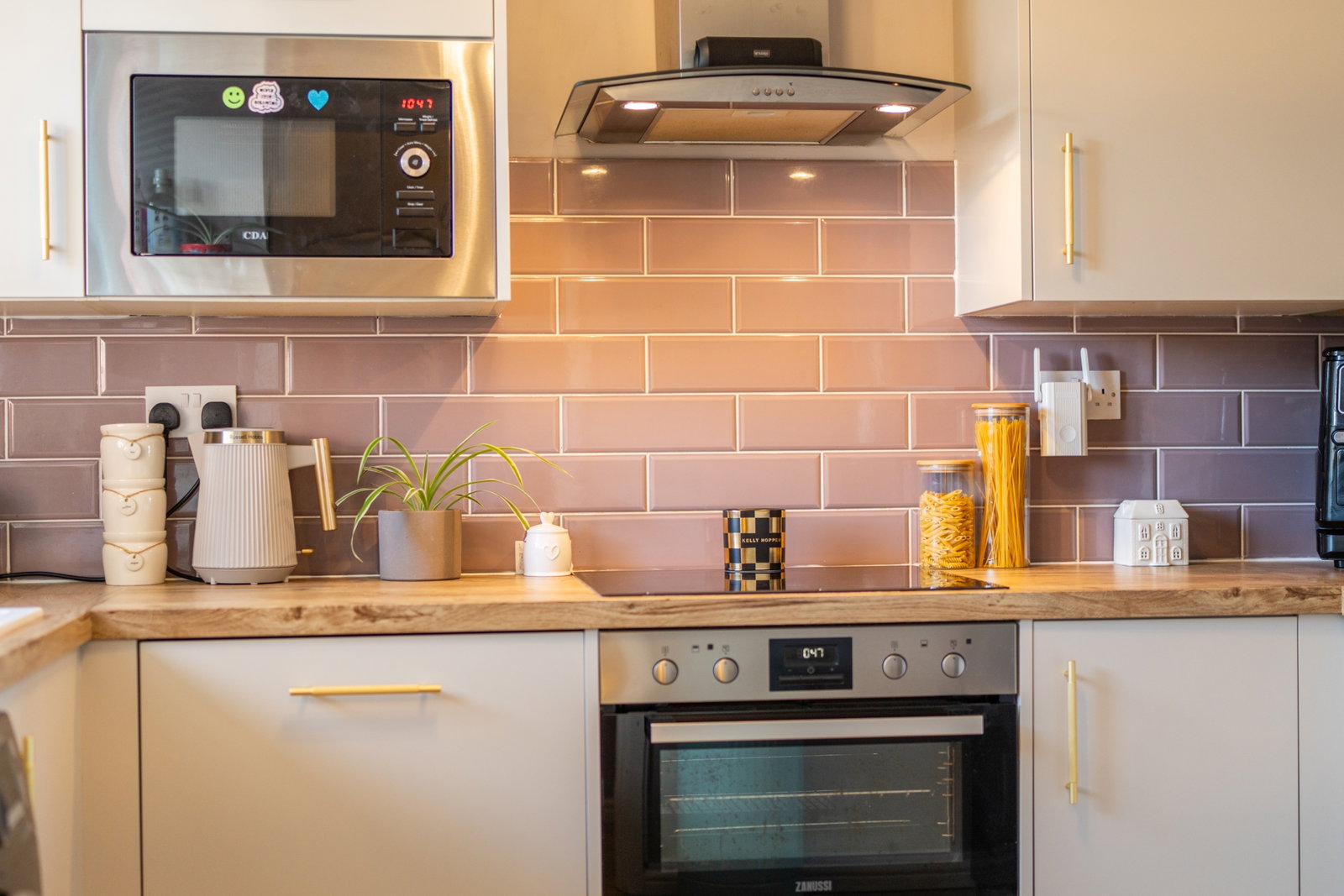 End Of Terrace House for sale in Alton, Hazel Road, Four Marks, GU34 5EY, 773 m²