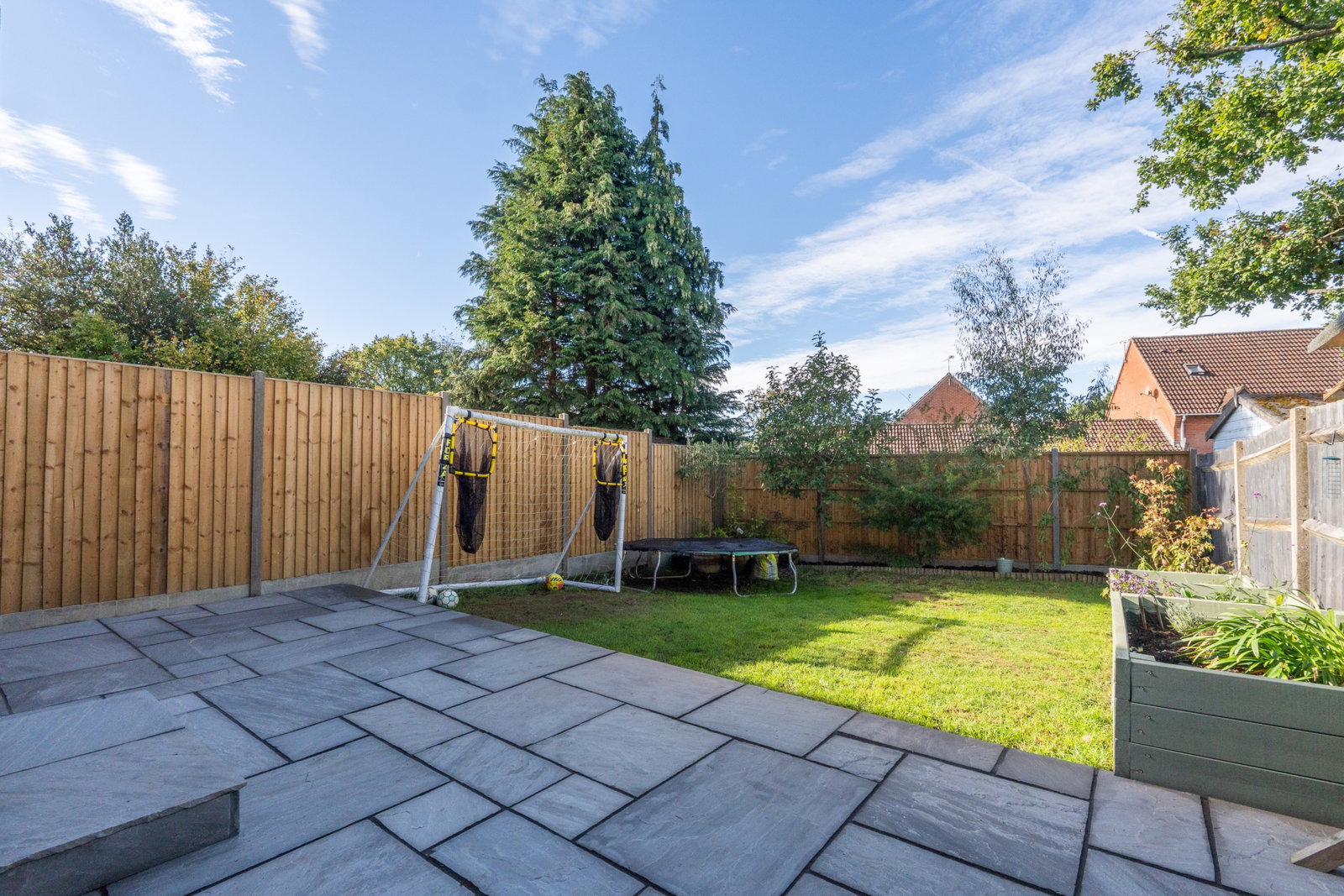 End Of Terrace House for sale in Alton, Hazel Road, Four Marks, GU34 5EY, 773 m²