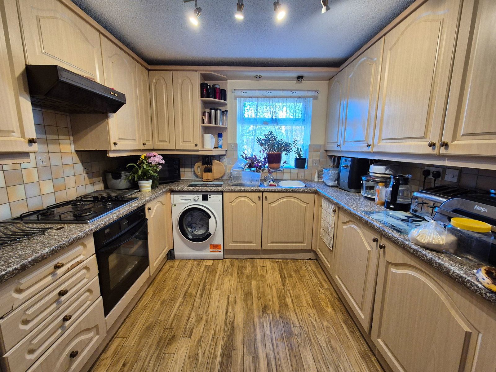 Detached House for sale in Farnborough, Oldwood Chase, Farnborough, GU14 0QS