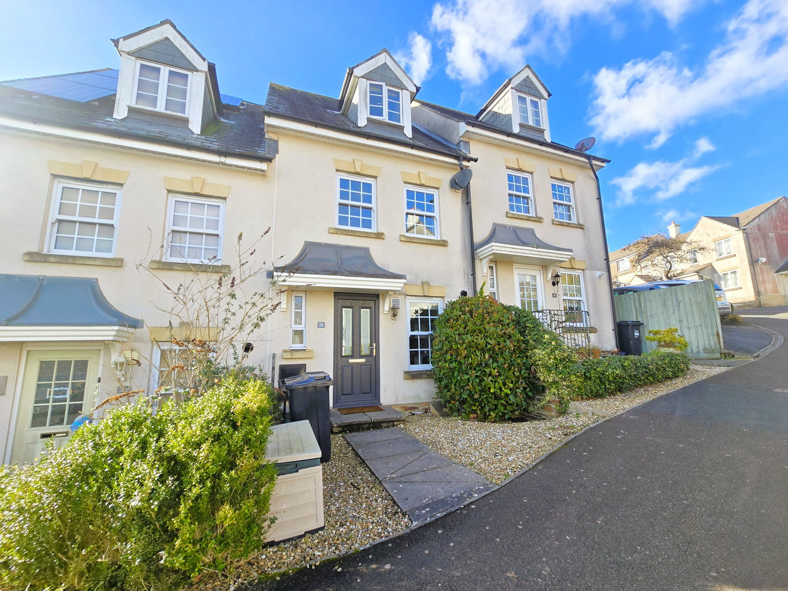 Terraced House for sale in Saltash, Meadow Drive, Pillmere, Saltash, PL12 6XJ