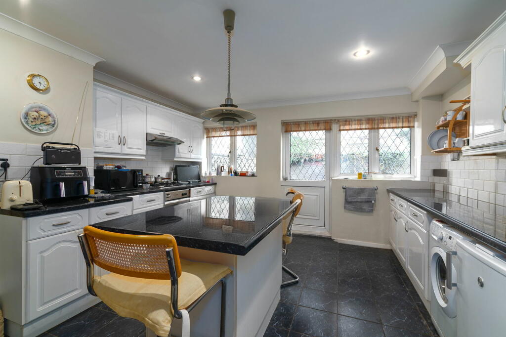 Semi Detached House in Hounslow