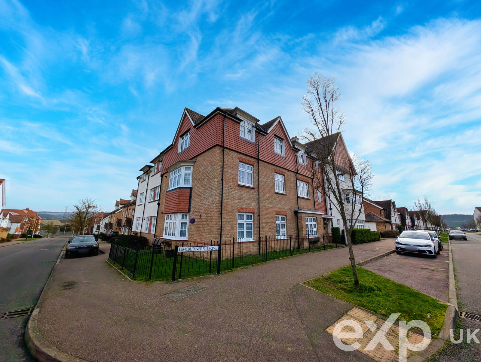 Flat for sale in Rochester, Limeburners Drive, Halling, Rochester, ME2 1GJ, 730 m²