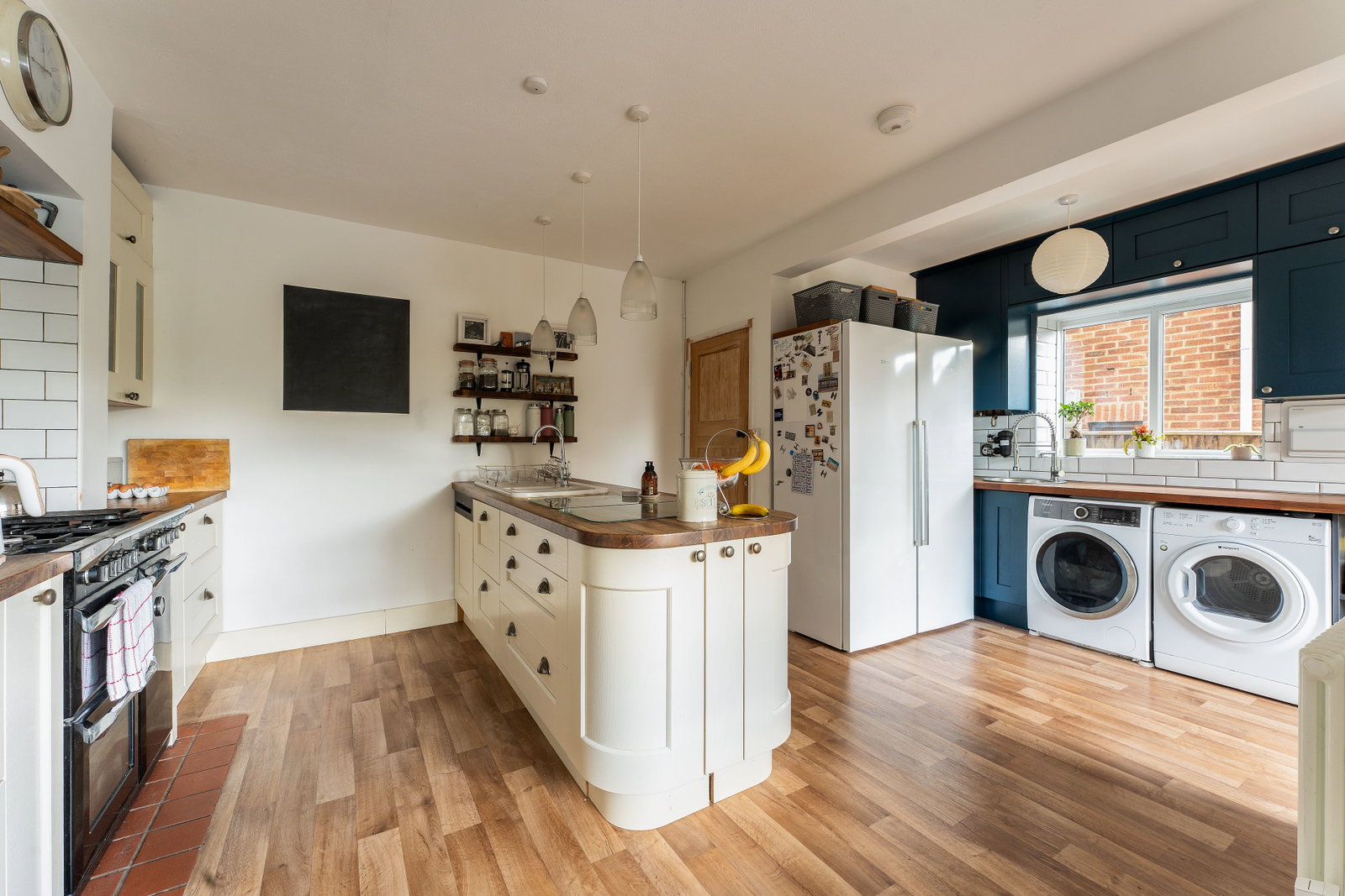Semi Detached House for sale in Salisbury, Lower Road, Quidhampton, Salisbury, SP2, 1300 m²