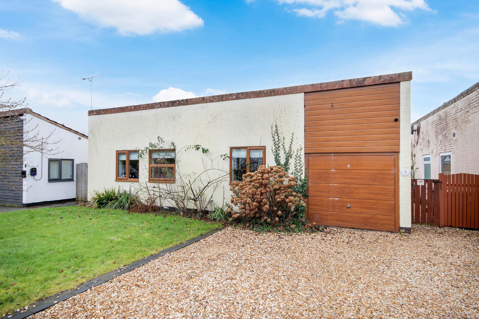 Bungalow in Newark