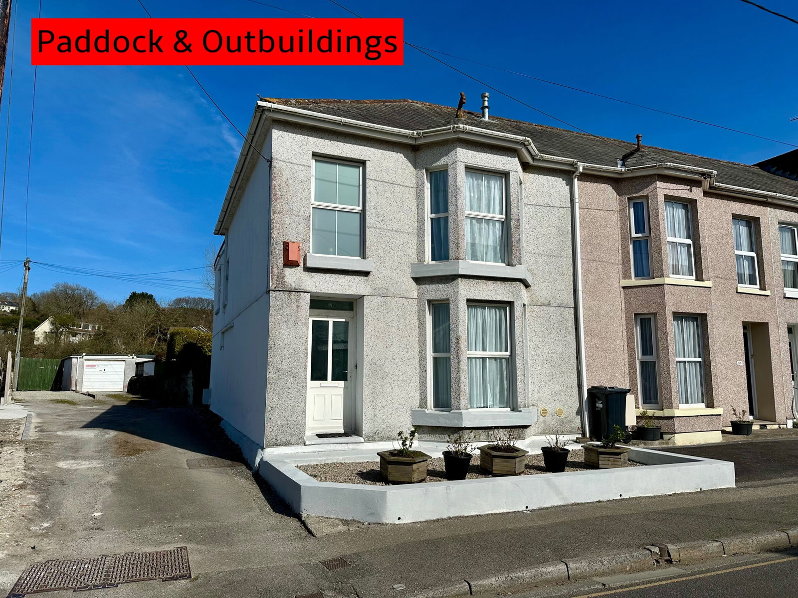 End Of Terrace House in Par