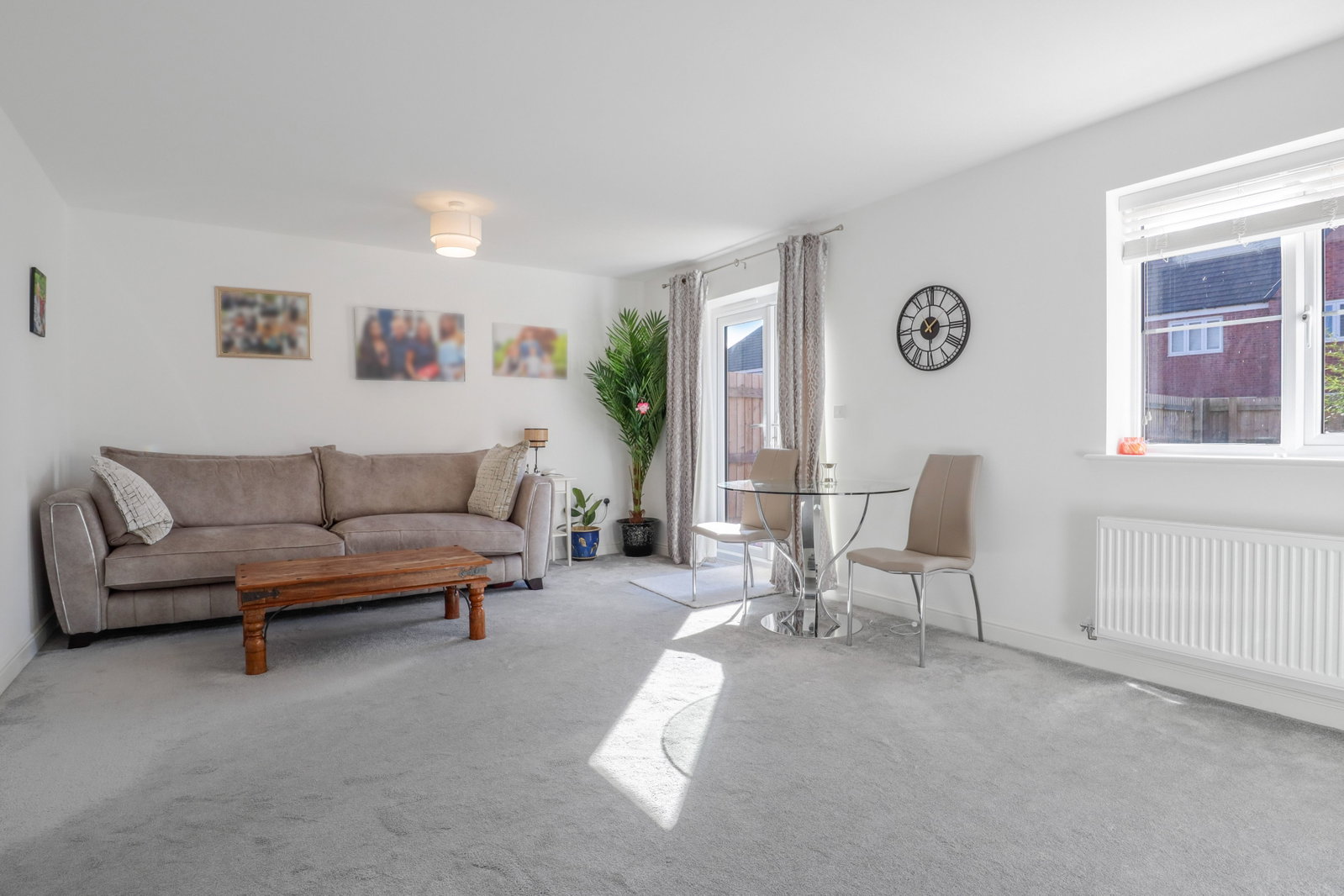 Semi Detached House in Warwick