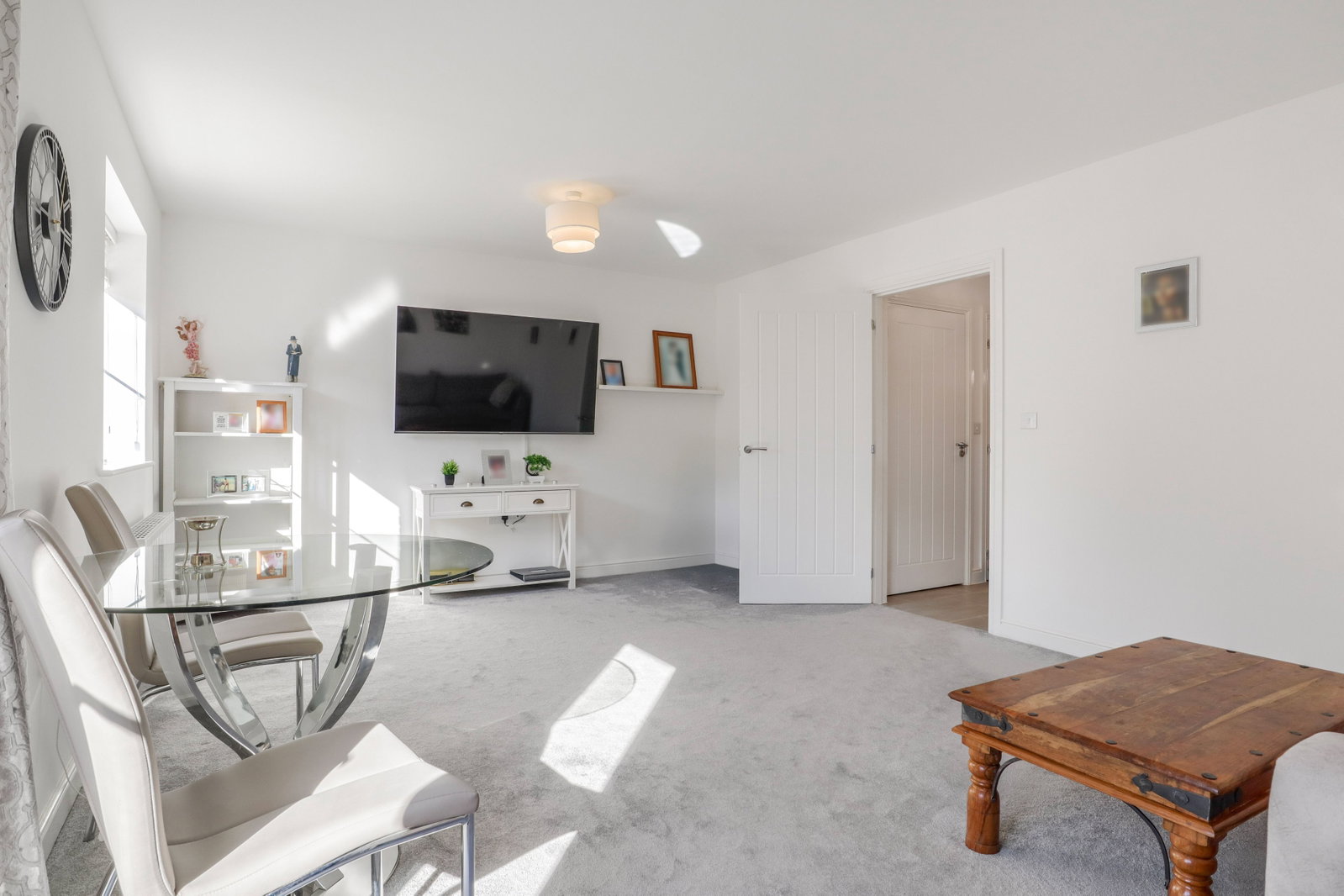 Semi Detached House in Warwick