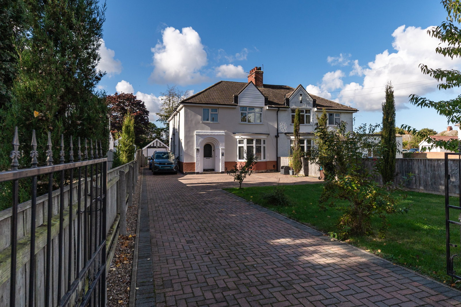 Semi Detached House for sale in Grimsby, Scartho Road, Grimsby, DN33 2BS