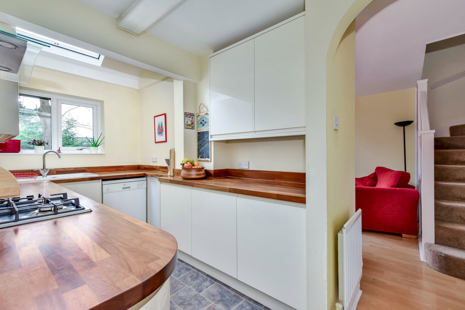 Semi Detached House for sale in Abbots Langley, Oak Tree Close, Abbots Langley, WD5 0HU