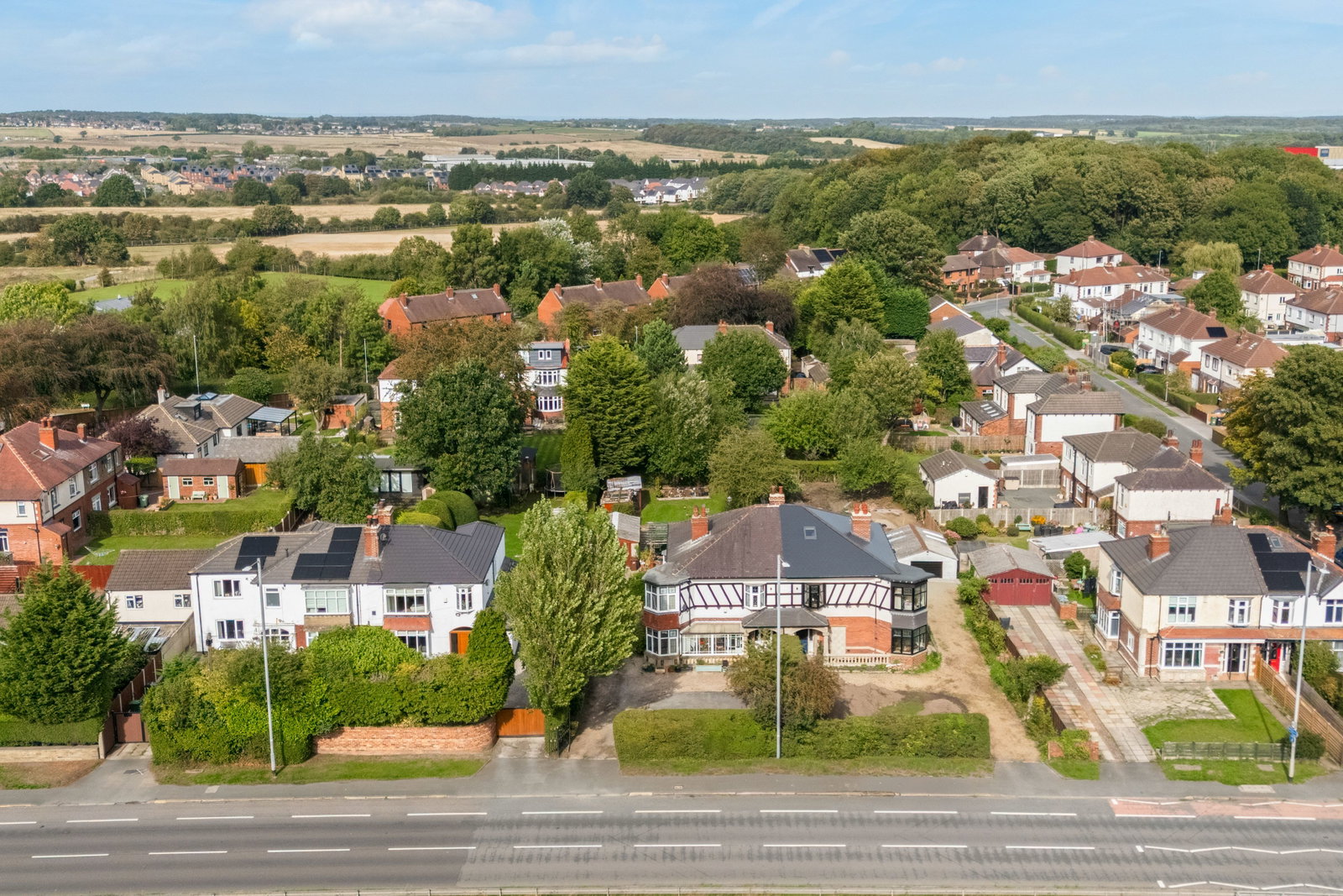 Semi Detached House for sale in Leeds, Selby Road, Austhorpe, 1825 m²