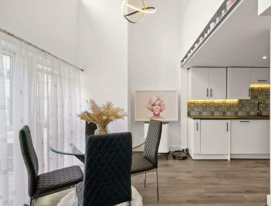 Apartment for sale in London, Building 22 Cadogan Road, Woolwich, SE18 6YU, 684 m²